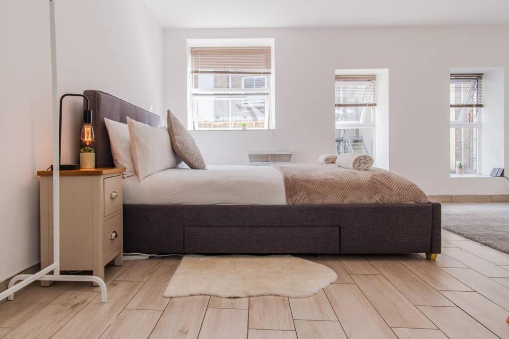 Studio ✧ High Street - Bournemouth Apartment Bagian luar foto