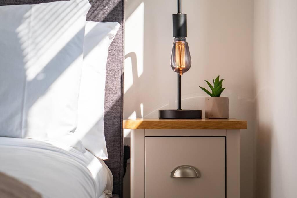 Studio ✧ High Street - Bournemouth Apartment Bagian luar foto