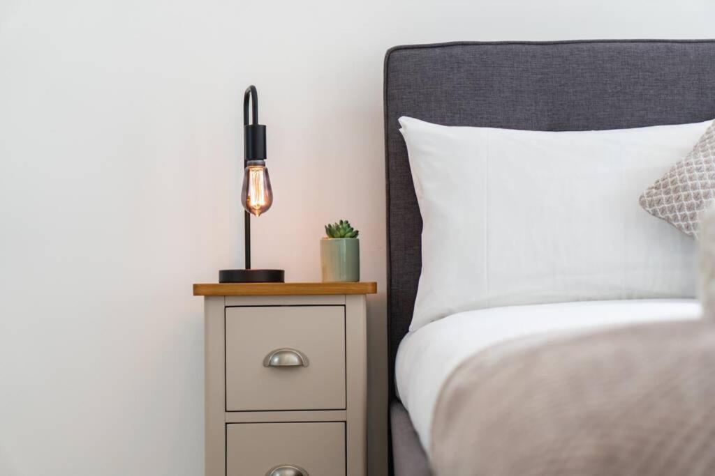 Studio ✧ High Street - Bournemouth Apartment Bagian luar foto